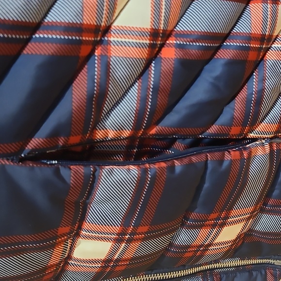 Tommy Hilfiger plaid puffer vest - Picture 4 of 5